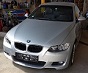 BMW Cabrio E93 Stoßstangen vorne reparieren und lackieren.