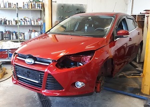 ford-focus6-candy-rot-lackiert
