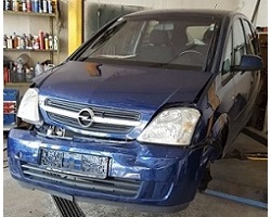 Opel Meriva mit Frontschadenschaden